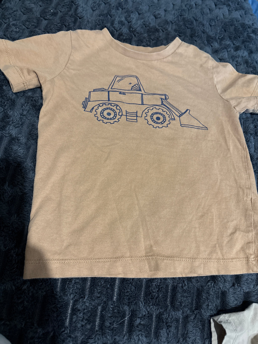 Boys KD tshirt. Size 3