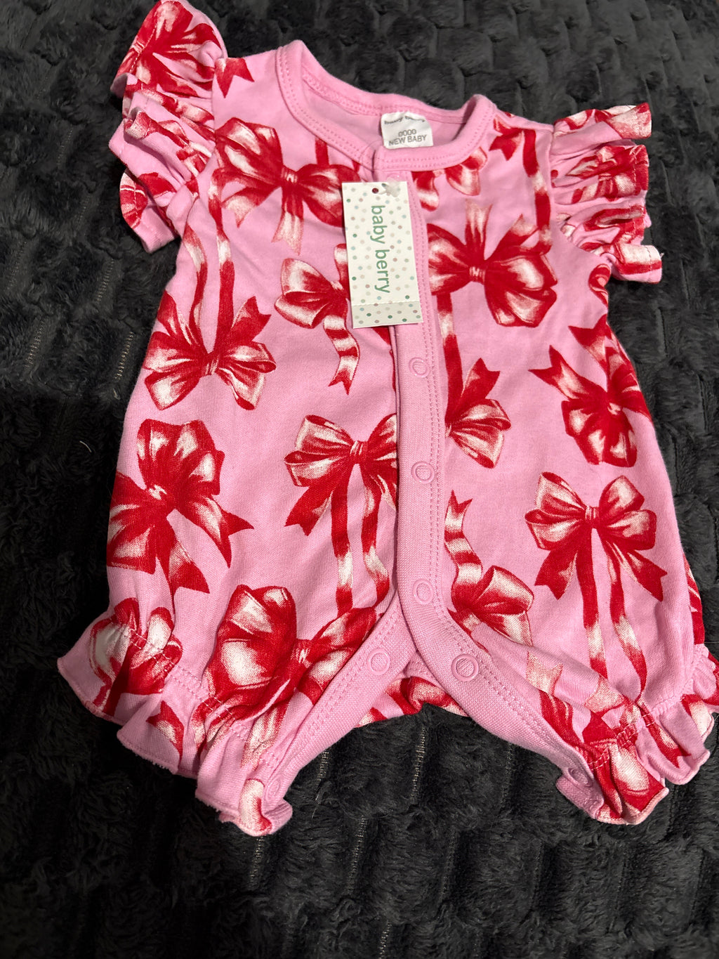 Berry Berry bow short sleeve romper. Size 0000