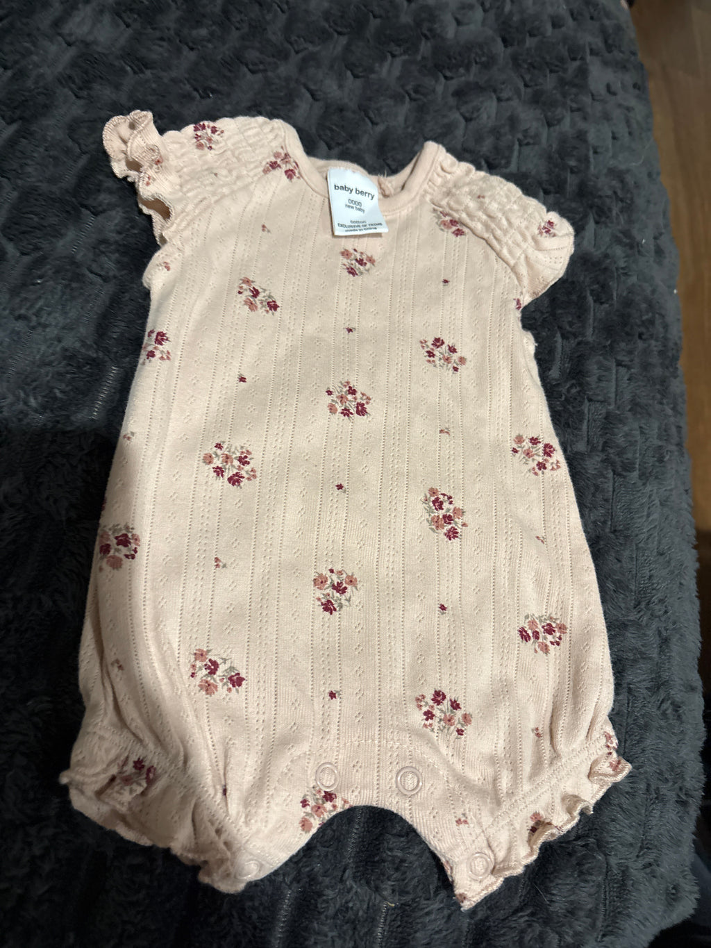 Baby Berry very pretty floral summer suit. Size 0000
