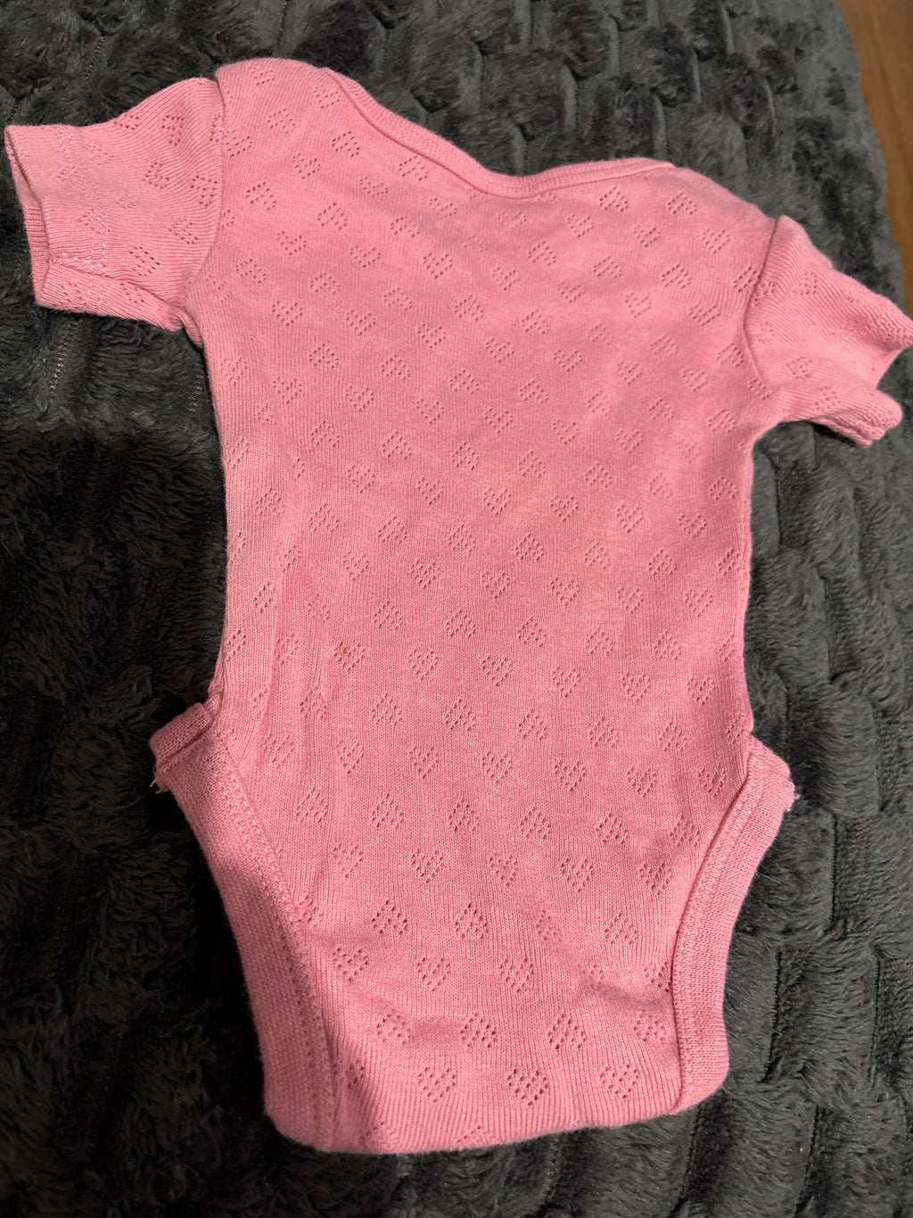 Anko short sleeve body suit with pattern. Size 00000