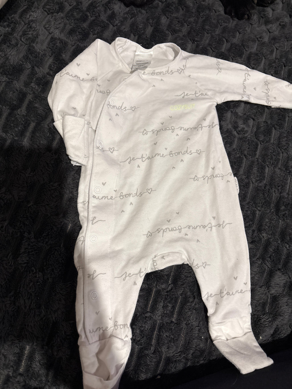Bonds white and grey Cozysuit. Size 0000