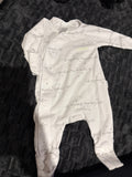 Bonds white and grey Cozysuit. Size 0000