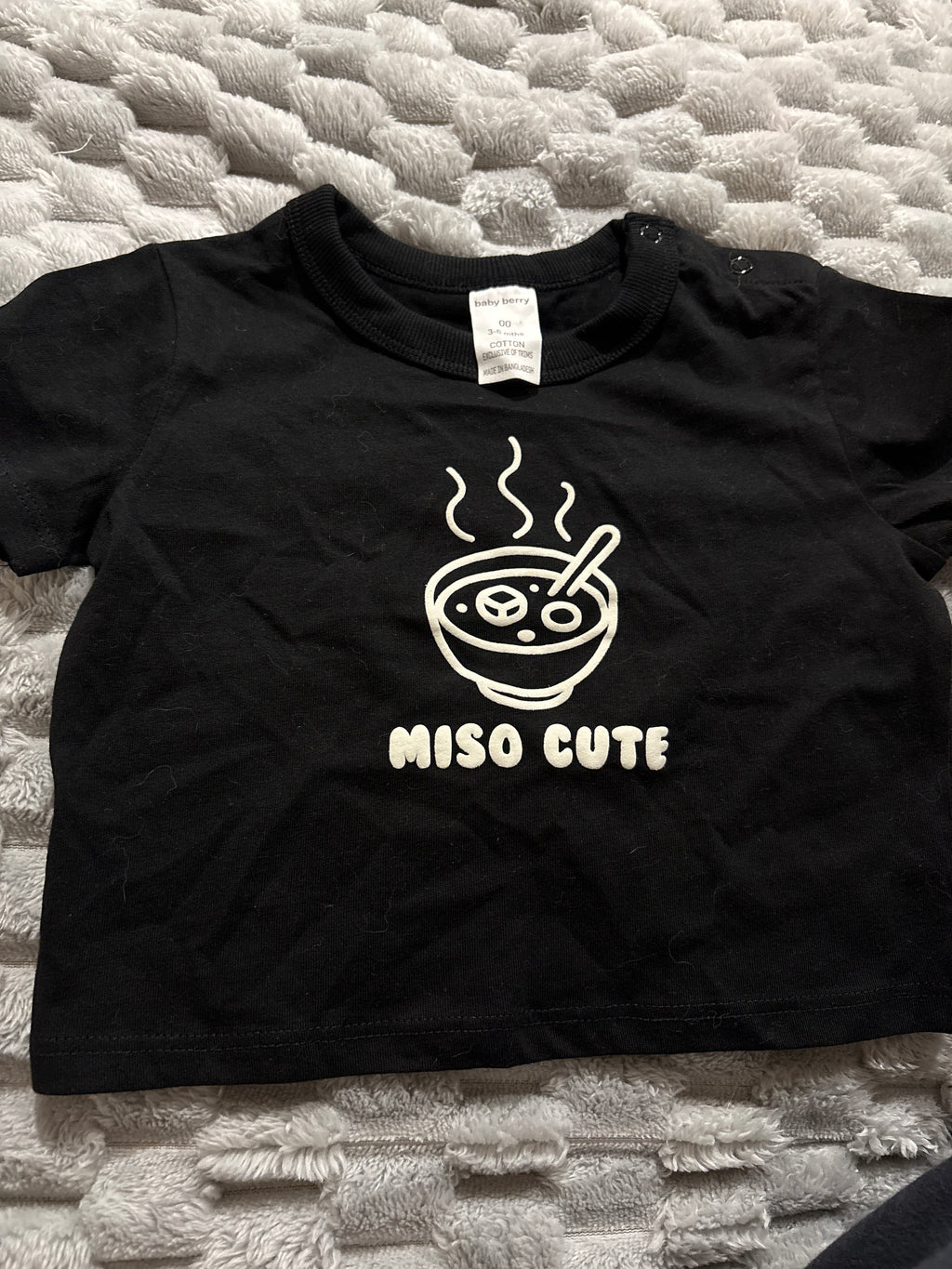 Baby Berry fun tshirt. Size 00