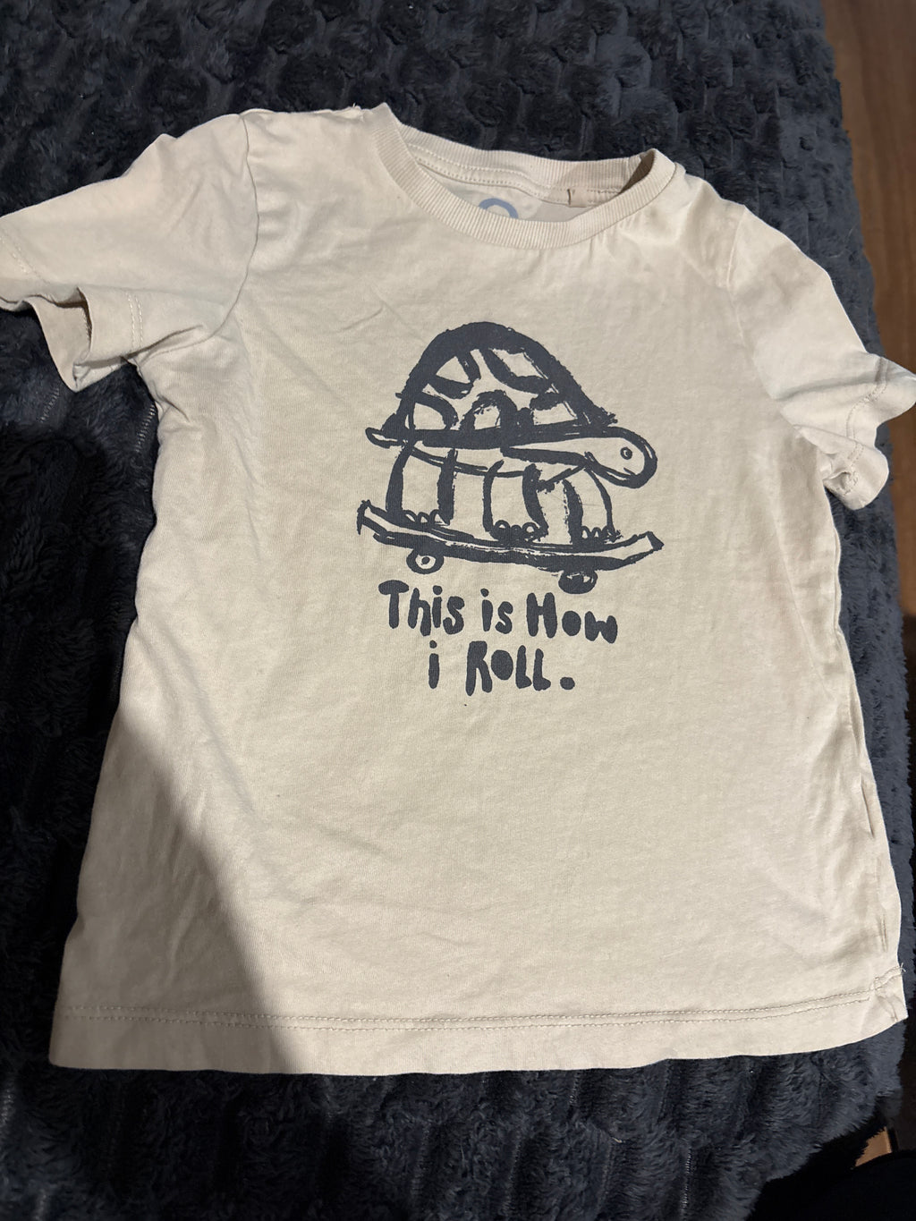 Boys print cream tshirt. Size 3