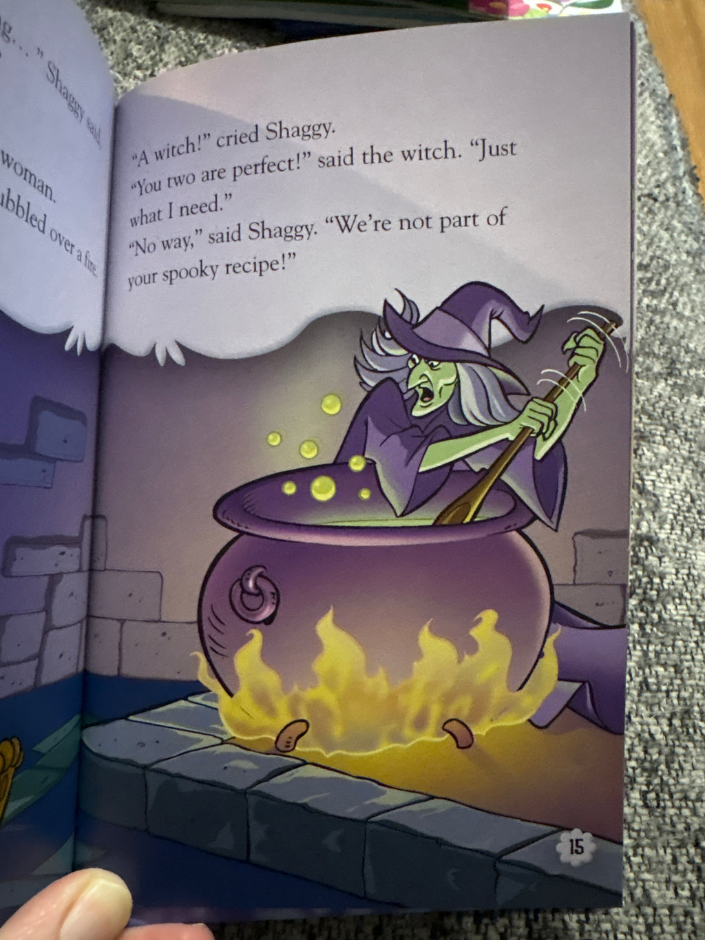 Shiny Spooky Knights -Scooby-Doo novel