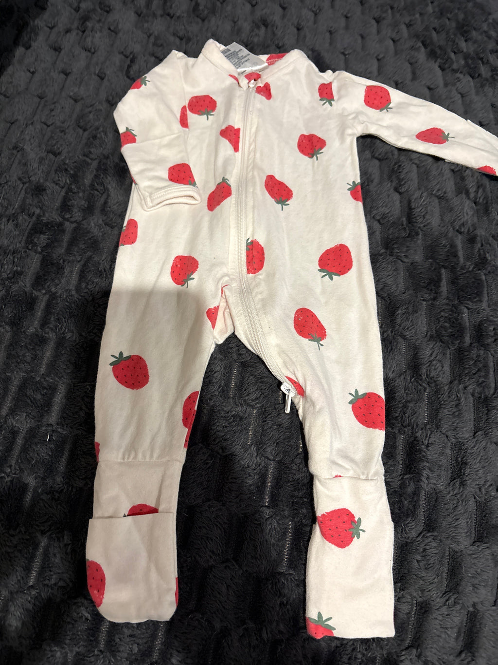 Anko strawberry coverall. Size 00000