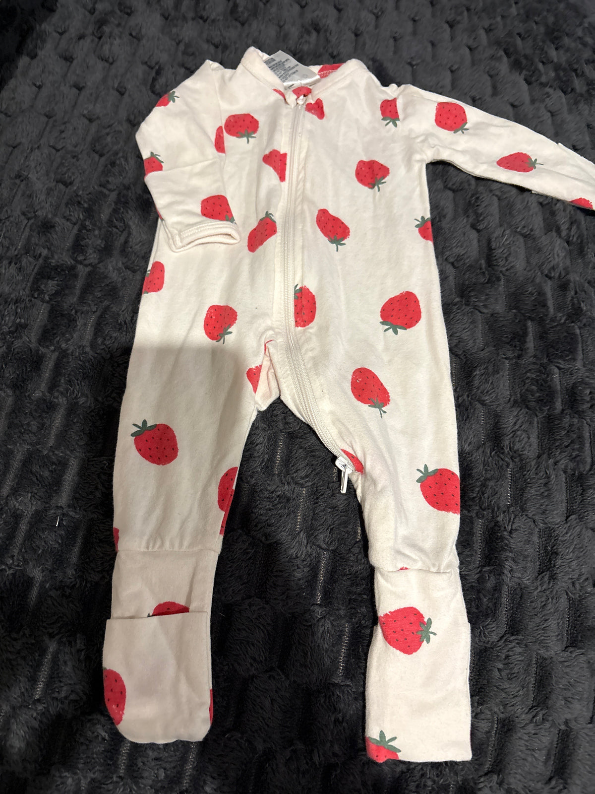 Anko strawberry coverall. Size 00000