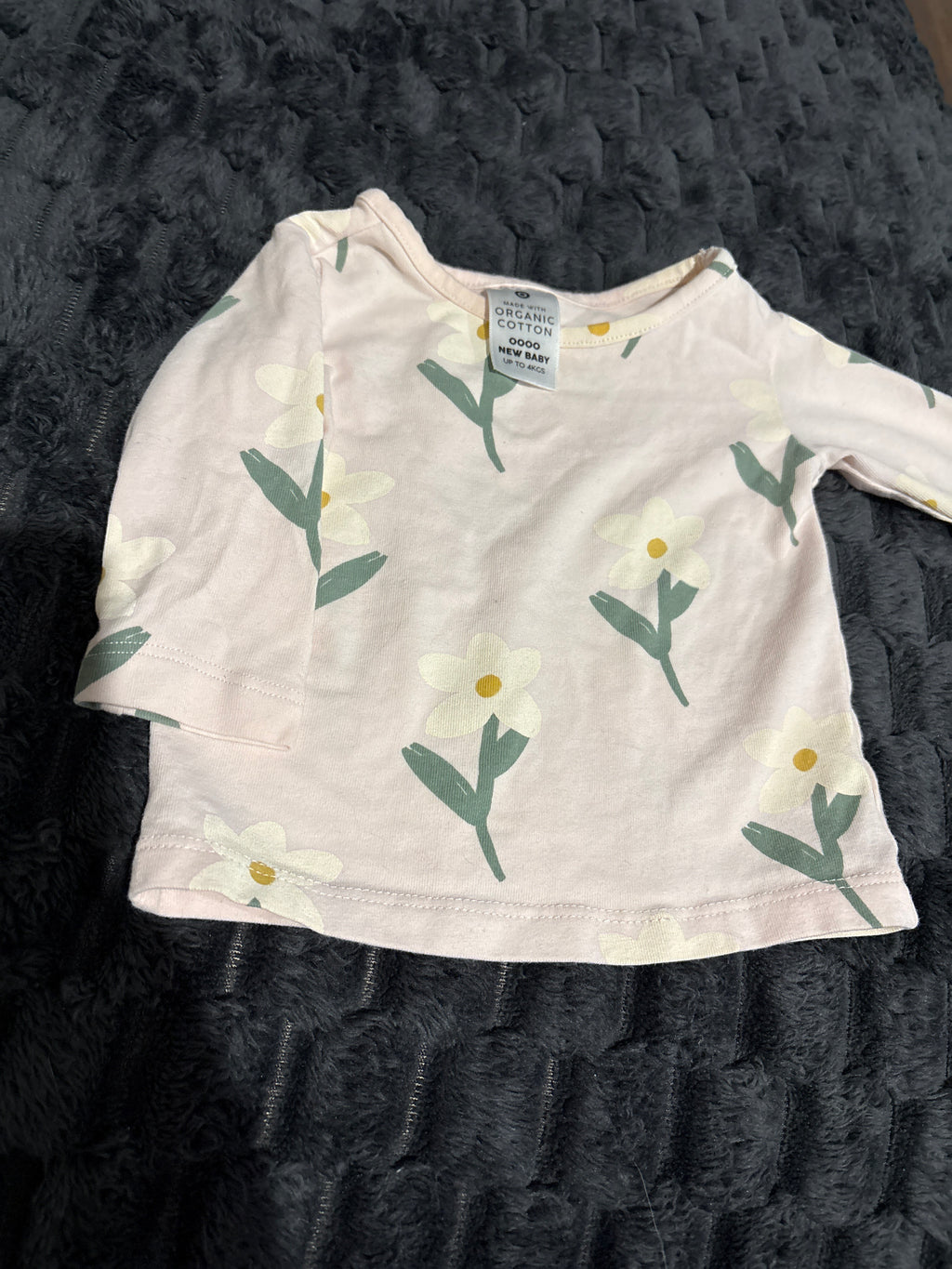 Target organic cotton floral long sleeve tee. Size 0000