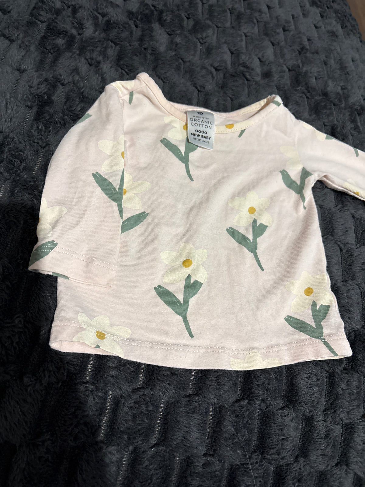 Target organic cotton floral long sleeve tee. Size 0000